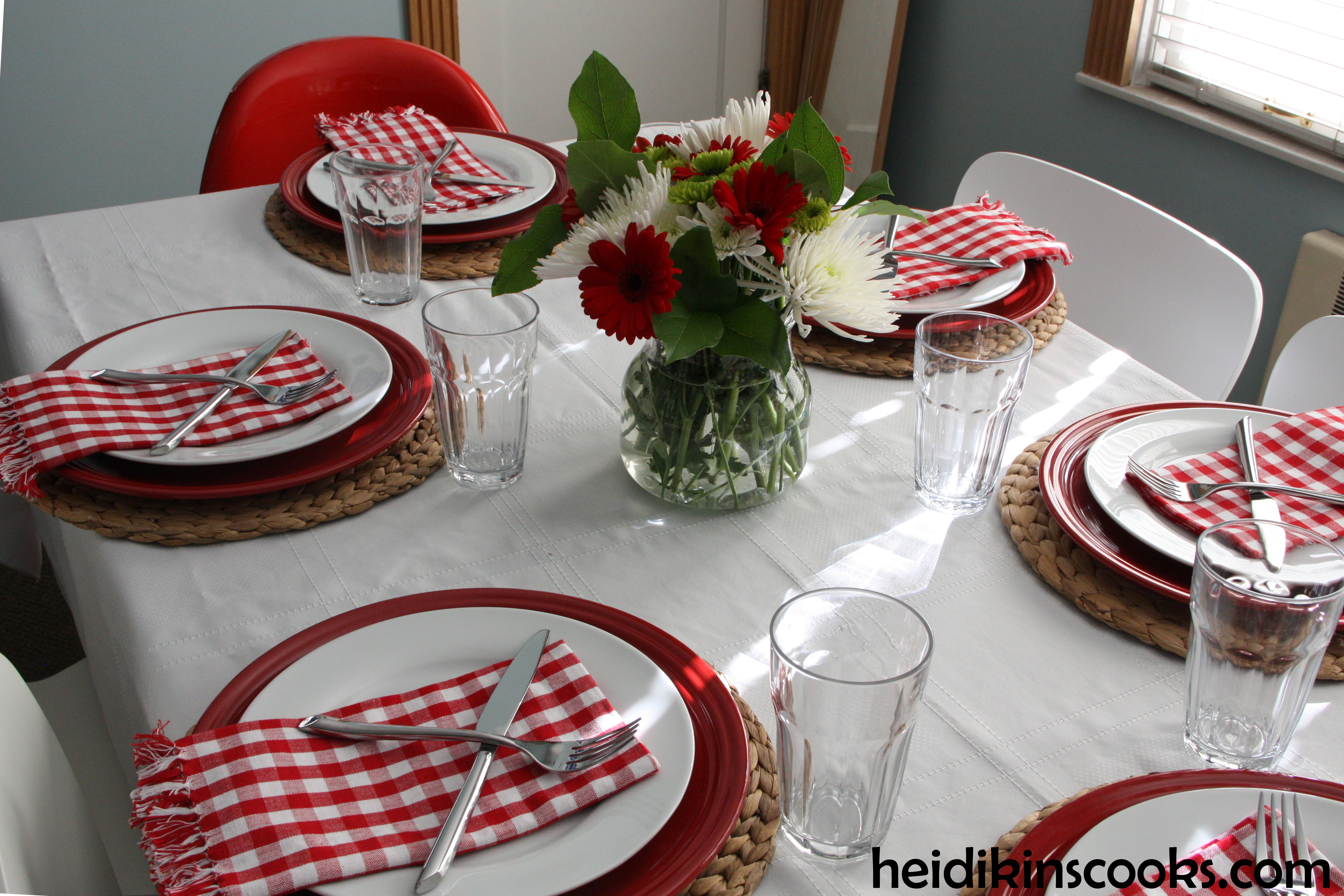 Casual Valentine’s Day Table Setting | heidikins cooks